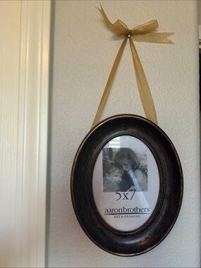 🇺🇸$5 New Aaron Brothers frame